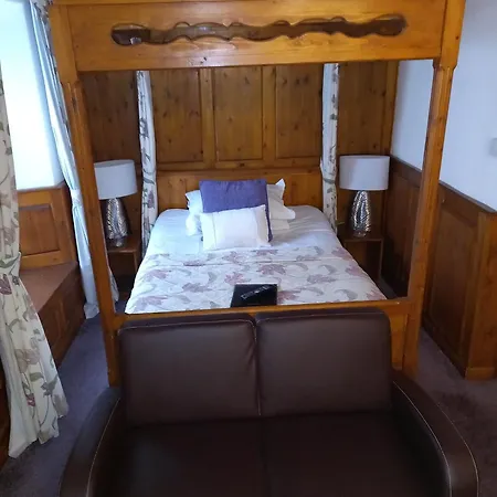 Konukevi Virginia 4*